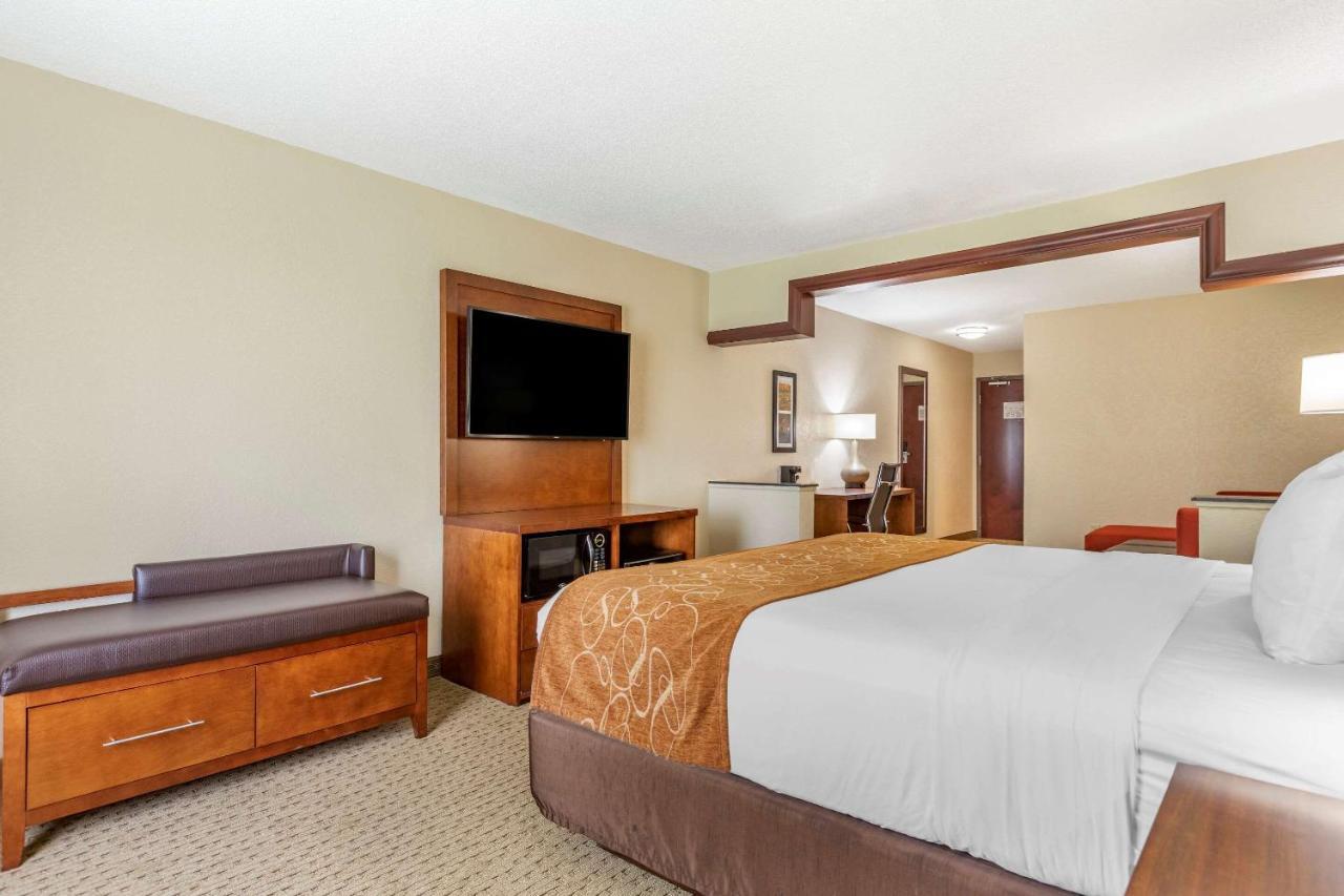 Comfort Suites Grand Rapids North Comstock Park Luaran gambar