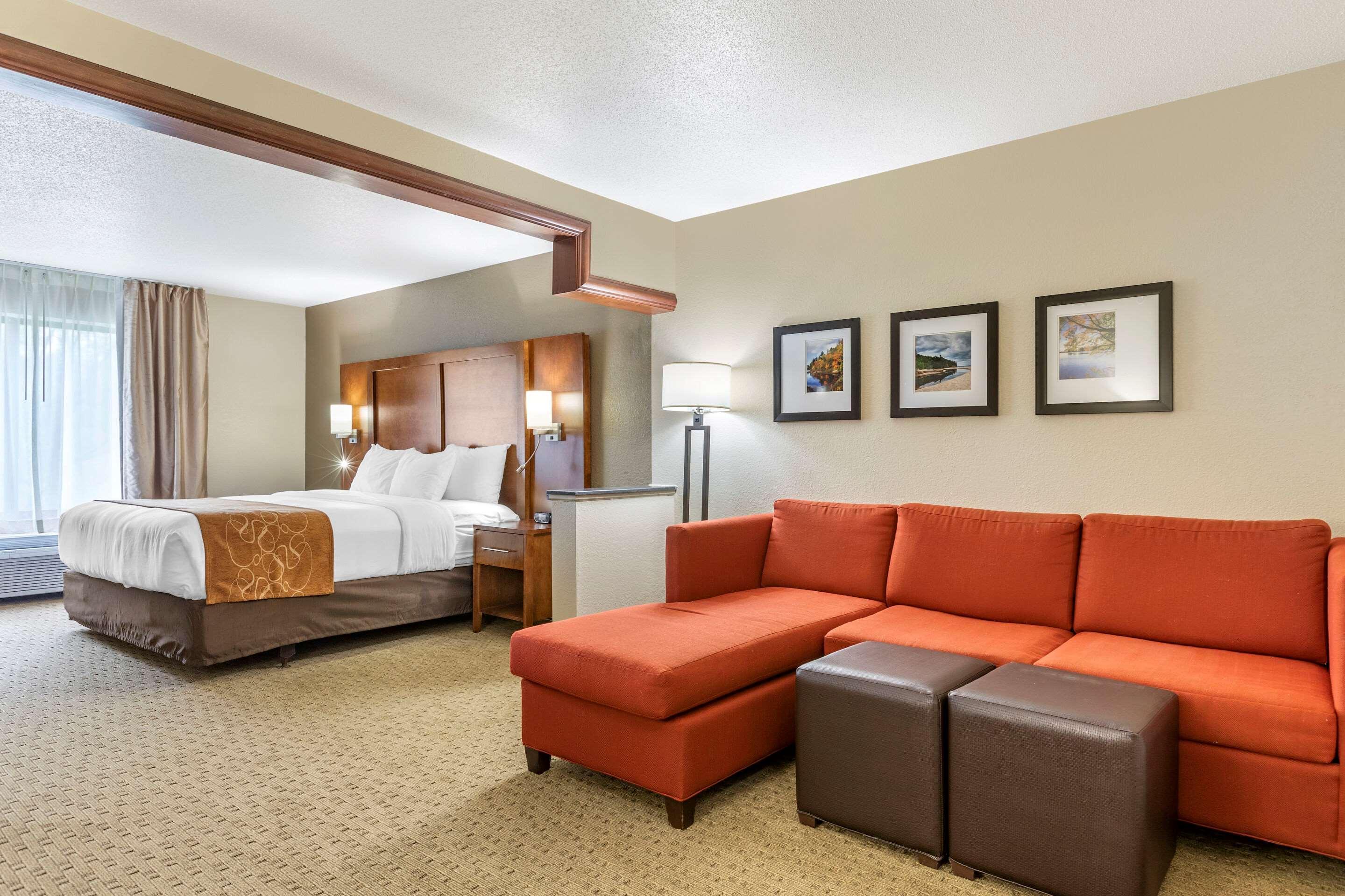 Comfort Suites Grand Rapids North Comstock Park Luaran gambar